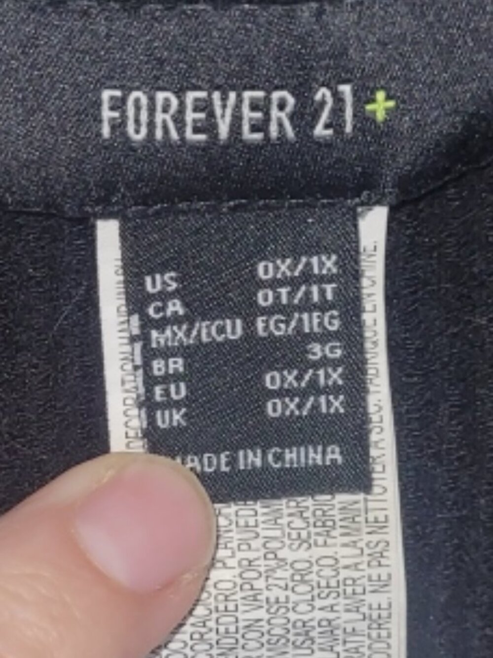 Forever 21+ black cardigan 0XL/1XL - Picture 2 of 5